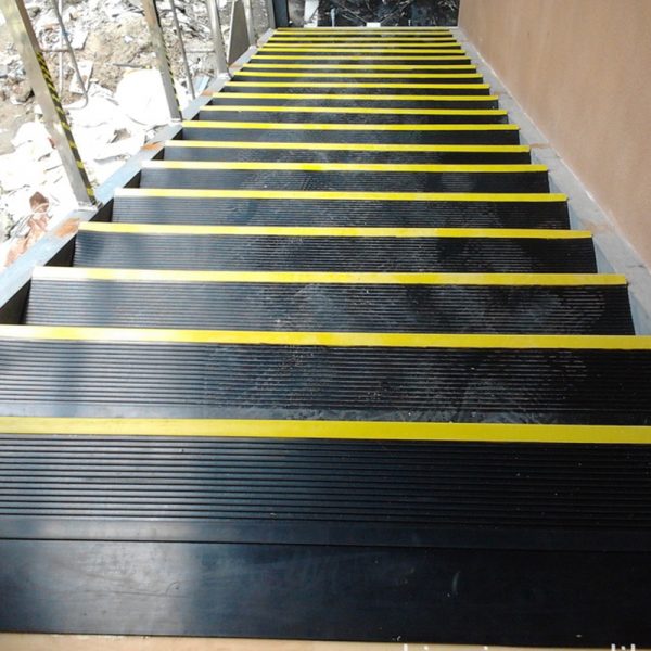 Rubber Stair Treads black with yellow edge